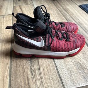 KD’s- very good condition. Red/Black/White Youth size 7 Women’s 8.5